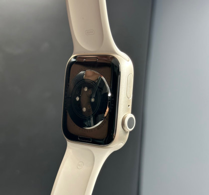 Apple Watch S8 45мм Starlight